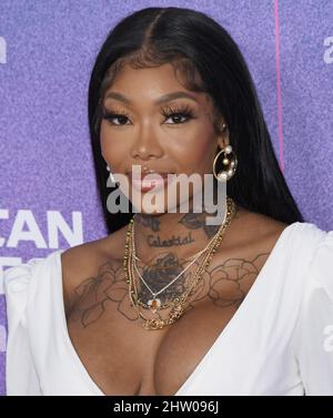 Los Angeles, USA. 02nd Mar, 2022. Summer Walker arrives at the 2022 Billboard Women in Music held at the YouTube Theater in Inglewood, CA on Wednesday, ?March 2, 2022. (Photo By Sthanlee B. Mirador/Sipa USA) Credit: Sipa USA/Alamy Live News Stock Photo