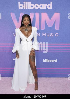 Los Angeles, USA. 02nd Mar, 2022. Summer Walker arrives at the 2022 Billboard Women in Music held at the YouTube Theater in Inglewood, CA on Wednesday, ?March 2, 2022. (Photo By Sthanlee B. Mirador/Sipa USA) Credit: Sipa USA/Alamy Live News Stock Photo