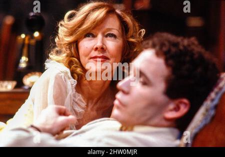 Gloria Grahame (Amanda Wingfield), Clive Arrindell (Tom Wingfield) in THE GLASS MENAGERIE by Tennessee Williams at the Round House, London NW1  20/11/1979   a Crucible Theatre Sheffield production  design: Poppy Mitchell  lighting: Tim Thornalley  director: Peter James Stock Photo