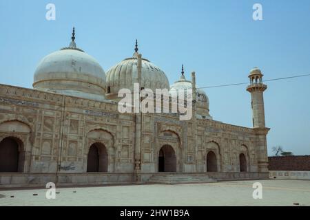 Abbasi Jamia Masjid Qila Mosque built by Nawab Bahawal Khan near to Derawar Fort in Yazman Tehsil, within the Cholistan Desert in Bahawalpur, Pakistan Stock Photo