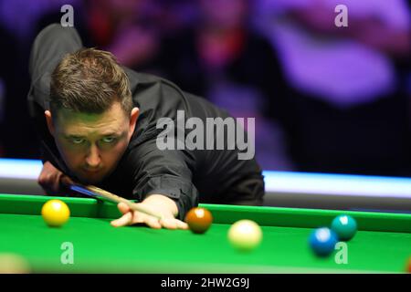 Newport, UK. 03rd Mar, 2022. Kyren Wilson of England in action during his 3rd round match against Matthew Selt of England. BetVictor Welsh Open Snooker 2022, day 4 at the International Convention Centre Wales, The Celtic Manor Resort, Newport on Thursday 3rd March 2022. pic by Andrew Orchard/Andrew Orchard sports photography/Alamy Live news Credit: Andrew Orchard sports photography/Alamy Live News Stock Photo