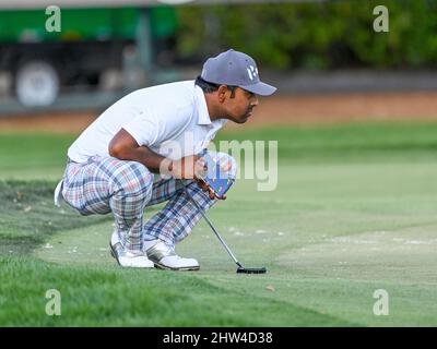 Orlando, FL, USA. 3rd Mar, 2022. Peter Malnati of Australia lines up a putt on the 9th green during first round golf action of the Arnold Palmer Invitational presented by Mastercard held at Arnold Palmer's Bay Hill Club & Lodge in Orlando, Fl. Romeo T Guzman/CSM/Alamy Live News Stock Photo