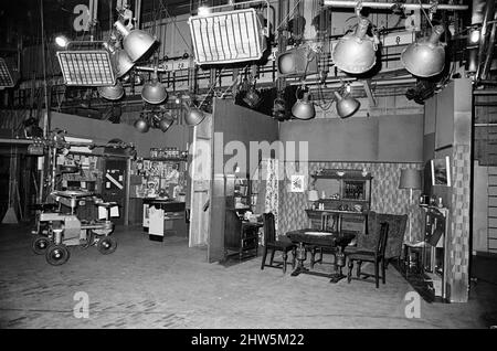 The cast of 'Coronation Street' on set. 16th April 1968. Stock Photo