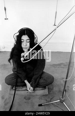 Japanese artist and singer Yoko Ono. 1967 A1313-020 Stock Photo