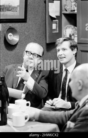 WILLIAM ROACHE, JACK HOWARTH, CORONATION STREET, 1985 Stock Photo - Alamy