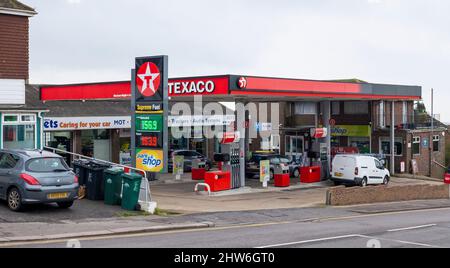 Brighton, UK. 4th Mar, 2022. Fuel prices continue to rise with diesel going above £1.60 at a Texaco petrol station in Woodingdean, Brighton UK : Credit Simon Dack/Alamy Live News