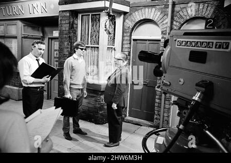 The cast of 'Coronation Street' on set. 16th April 1968. Stock Photo