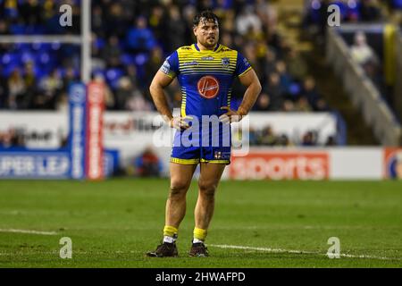 Joe Philbin #8 of Warrington Wolves arrives at The Halliwell Jones ...