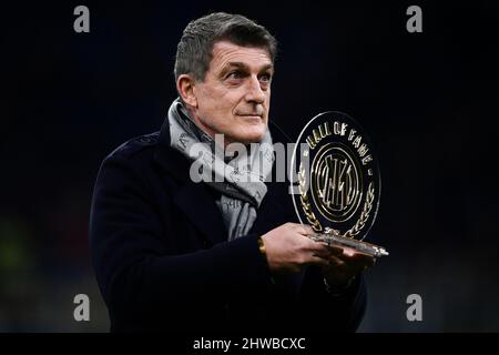 Milan, Italy. 04 March 2022. Gianluca Pagliuca holds a Hall of Fame award prior to the Serie A football match between FC Internazionale and US Salernitana. Credit: Nicolò Campo/Alamy Live News Stock Photo