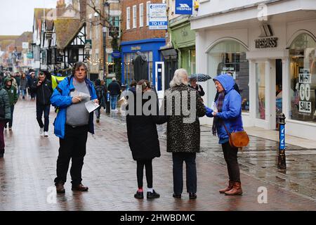 Canterbury, Kent, UK. 05 March, 2022. A group of campaigners are leafleting Canterbury high street with no war in Ukraine leaflets for a gathering on Sunday 6th March. Photo Credit: Paul Lawrenson /Alamy Live News Stock Photo