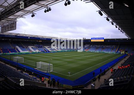 Leicester, UK. 05th Mar, 2022. A General view of the King Power stadium prior to kick off. Premier League match, Leicester City v Leeds Utd at the King Power Stadium in Leicester, England on Saturday 5th March 2022. this image may only be used for Editorial purposes. Editorial use only, license required for commercial use. No use in betting, games or a single club/league/player publications. pic by Steffan Bowen/Andrew Orchard sports photography/Alamy Live news Credit: Andrew Orchard sports photography/Alamy Live News Stock Photo