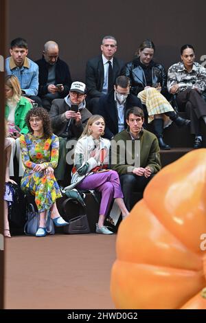 Paris, France. 04th Mar, 2022. Ella Emhoff at the Loewe fashion show during Fall/Winter 2022 Collections Fashion Show at Paris Fashion Week in Paris, France on March 4 2022. (Photo by Jonas Gustavsson/Sipa USA) Credit: Sipa USA/Alamy Live News Stock Photo