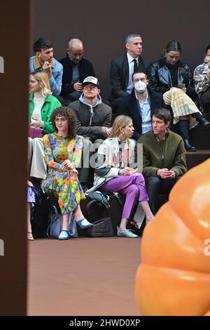 Paris, France. 04th Mar, 2022. Ella Emhoff at the Loewe fashion show during Fall/Winter 2022 Collections Fashion Show at Paris Fashion Week in Paris, France on March 4 2022. (Photo by Jonas Gustavsson/Sipa USA) Credit: Sipa USA/Alamy Live News Stock Photo