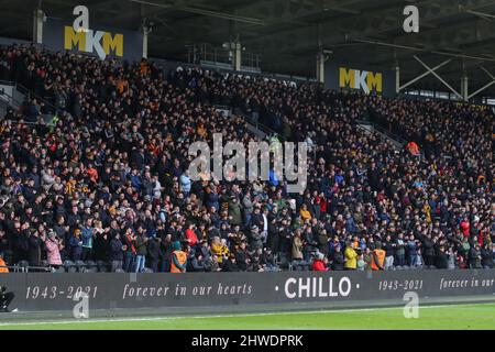 One minute applause from the fans and players for Hull City legend