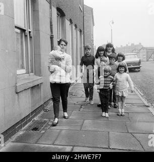 Pamela Spence and family, from Greenway Street, Small Heath, Birmingham, 25th September 1969. Stock Photo