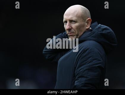 London, England, 5th March 2022. Fourth Official, Andy Davies during the Sky Bet Championship match at Craven Cottage, London. Picture credit should read: Paul Terry / Sportimage Credit: Sportimage/Alamy Live News Stock Photo