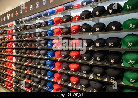 MLB Flagship Store in New York Editorial Photography - Image of  professional, landmark: 237757912