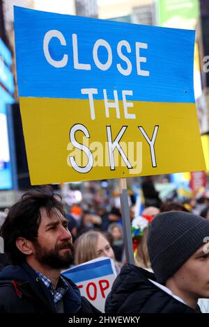New York, USA. 5th March 2022 -- New York City, New York, Unites States: Demonstrators protesting Russia's invasion of, Ukraine at a rally in New York City's Times Square this afternoon. Credit: Adam Stoltman/Alamy Live News Stock Photo