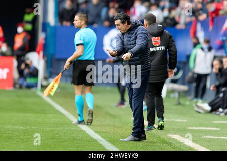 Pamplona, Spain. 05th Mar, 2022. Unai Emery (coach; Villarreal CF) in action during the Spanish La Liga Santander football match between CA Osasuna and Villrreal CF at the Sadar Stadium. (CA Osasuna won: 1 - 0) Credit: SOPA Images Limited/Alamy Live News Stock Photo