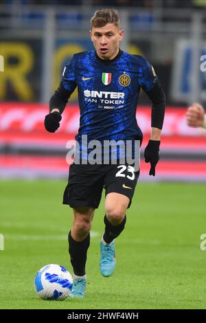 Milan, Italy. 04th Mar, 2022. Nicol˜ Barella (FC Inter) in action the Serie A between FC.Inter and US. Salernitana 1919 at San Siro Stadium Final score: 5-0 in Milan, Italy on March 4, 2022. (Photo by Agostino Gemito/Pacific Press/Sipa USA) Credit: Sipa USA/Alamy Live News Stock Photo