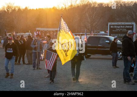 Hagerstown, USA. 05th Mar, 2022. Thousands gather for The People's Convoy, a convoy of trucks and protest of Covid related mandates in Hagerstown, Maryland on March 5, 2022. (Photo by Matthew Rodier/Sipa USA) Credit: Sipa USA/Alamy Live News Stock Photo