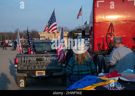 Hagerstown, USA. 05th Mar, 2022. Thousands gather for The People's Convoy, a convoy of trucks and protest of Covid related mandates in Hagerstown, Maryland on March 5, 2022. (Photo by Matthew Rodier/Sipa USA) Credit: Sipa USA/Alamy Live News Stock Photo