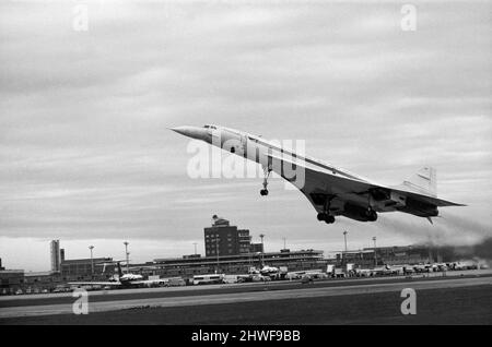 Concorde landed at Heathrow for the first time. It was diverted there because bad weather had closed its test aerodrome in Gloucestershire. Pictured, Concorde taking off from Heathrow Airport on its way to its Filton, Gloucestershire base. 14th September 1970. Stock Photo
