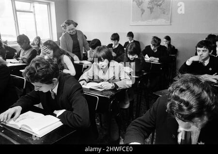 16 year old actor Jack Wild who played the role of the Artful Dodger in the 1968 Lionel Bart musical film Oliver! Pictured visiting his schoolmates at the Barbara Speake Drama School, East Acton, London. 27th March 1969. Stock Photo