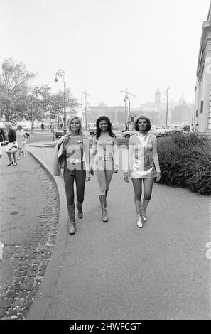 UFO, TV Series. Actresses from the science fiction series about an alien invasion of Earth, pictured during photo-call to promote the series outside Hall of Memories, Birmingham, 15th September 1970. Stock Photo