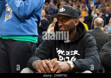March 5, 2022: Milwaukee Bucks Bobby Portis watches NCAA basketball game between the St. JohnÕs Red Storm and the Marquette Golden Eagles at Fiserv Forum in Milwaukee, WI. Kirsten Schmitt/CSM. Stock Photo