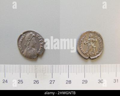 1 Siliqua of Honorius, Flavius, Emperor of Rome from Rome. Ruler: Honorius, Flavius, Emperor of Rome, A.D. 384–423, ruled 393–423 Mint: Rome Artist: Unknown Stock Photo