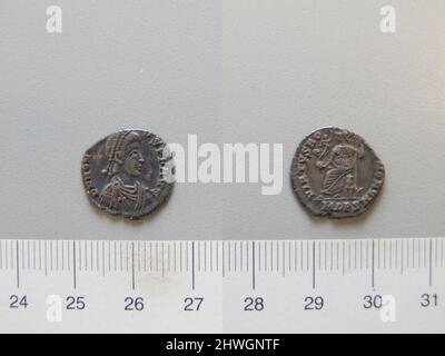 1 Siliqua of Honorius, Flavius, Emperor of Rome from Constantinople. Ruler: Honorius, Flavius, Emperor of Rome, A.D. 384–423, ruled 393–423 Mint: Constantinople Artist: Unknown Stock Photo