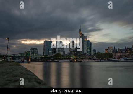 Frankfurt Am Main, Germany. 29th Sep, 2021. The skyline of Frankfurt am Main in the evening, on September 29, 2021. At the highest among the skyscrapers, the Commerzbank Tower, the headquarters of Commerzbank. (Photo by Alexander Pohl/Sipa USA) Credit: Sipa USA/Alamy Live News Stock Photo