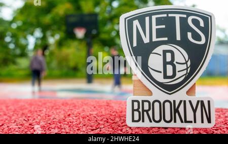 September 15, 2021, New York, USA, The emblem of the basketball club Brooklyn Nets on the sports ground. Stock Photo