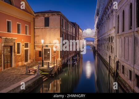 Bridge of Sighs in Venice, Italy at twilight over the Rio di Palazzo. Stock Photo