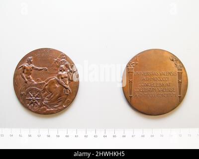 Medal for the bicentennial of Yale College. Honorand: Yale College