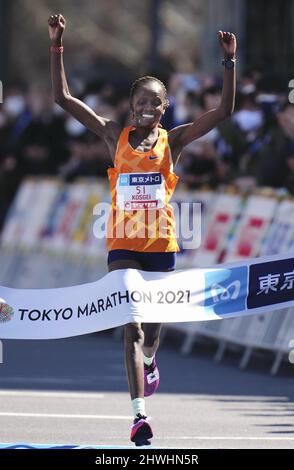 Brigid Kosgei, Kenya Wins The Women's Elite Race At Virgin Money London ...