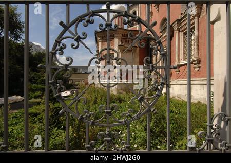 Church of the Entry of the Most Holy Theotokos into the Temple. Ornament fence. Moscow, Russia Stock Photo