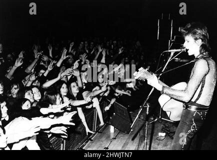 David Bowie performing  at City Hall,  Ziggy Stardust Tour. Newcastle upon Tyne.   9th  June 1973. Stock Photo