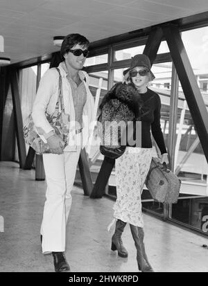 Goldie Hawn, American actress with Bruno Wintzell at London Heathrow Airport, 22nd September 1973. Goldie is in the UK preparing for a new film role,  Oktyabrina in The Girl from Petrovka, in which the actor also has a role.   The schedule allows them to take a few days off and enjoy the sights of Rome. Stock Photo