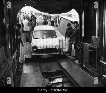 The new X-ray machine of the British Army, being used to find weapons and ammunition hidden inside vehicles , pictured in operation in Belfast, Northern Ireland.  21st September 1972. Stock Photo