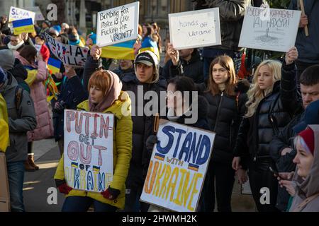 London, UK. 6th March 2022. People have gathered in Parliament Square to protest against Russia's invasion of the Ukraine and to call for an end of the war. Credit: Kiki Streitberger/Alamy Live News Stock Photo