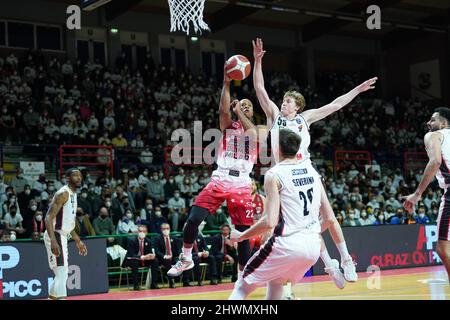 Casale Monferrato, Italy. 06th Mar, 2022. Devon Hall (AX Armani Exchange Olimpia Milano) during Bertram Derthona Tortona vs AX Armani Exchange Milano, Italian Basketball A Serie Championship in Casale Monferrato, Italy, March 06 2022 Credit: Independent Photo Agency/Alamy Live News
