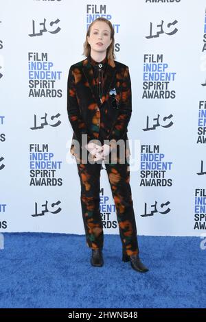 Los Angeles, USA. 06th Mar, 2022. Hannah Einbinder arrives at the 2022 Film Independent Spirit Awards held at Santa Monica Beach in Santa Monica, CA on Sunday, ?March 6, 2022. (Photo By Sthanlee B. Mirador/Sipa USA) Credit: Sipa USA/Alamy Live News Stock Photo