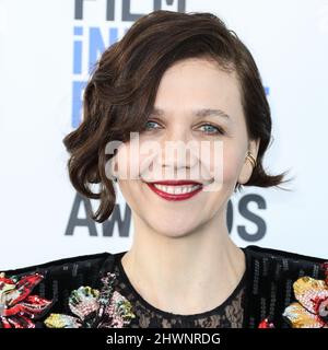 Santa Monica, United States. 06th Mar, 2022. SANTA MONICA, LOS ANGELES, CALIFORNIA, USA - MARCH 06: Maggie Gyllenhaal arrives at the 2022 Film Independent Spirit Awards held at the Santa Monica Beach on March 6, 2022 in Santa Monica, Los Angeles, California, United States. (Photo by Xavier Collin/Image Press Agency) Credit: Image Press Agency/Alamy Live News Stock Photo
