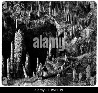 Aggtelek stalactite cave in the Carpathians, ,  (atlas, 1909), Tropfsteinhöhle von Aggtelek in den Karpaten, Grotte de stalactites d'Aggtelek dans les Carpates Stock Photo