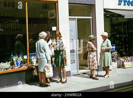 Female secondary school students engaged in geography fieldwork, UK 1970s girls conducting questionnaires 1975 Stock Photo