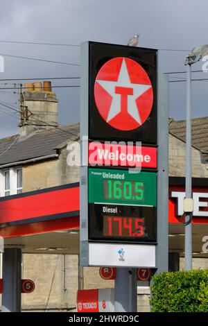 Bradford-on-Avon, UK. 7th Mar, 2022. Petrol and Diesel prices continue to drive up the cost of living. Credit: JMF News/Alamy Live News Stock Photo