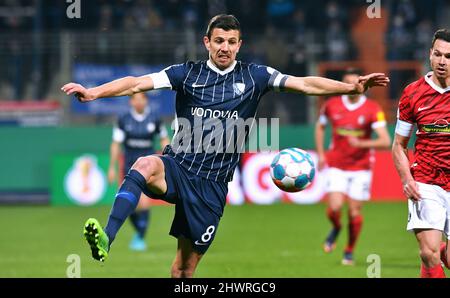 DFB Cup, Vonovia Ruhrstadion Bochum: VfL Bochum vs SC Freiburg; Anthony Losilla Stock Photo