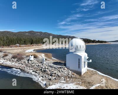 Aerial view of Big Bear Solar Observatory on the shore of Big Bear Lake, Center for Solar Terrestrial Research. California, USA Stock Photo
